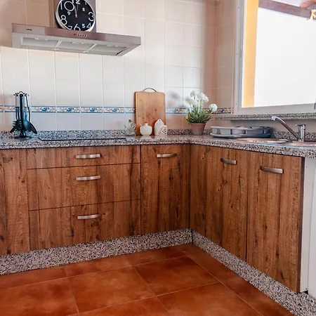 Con Piscina, Barbacoa, Aire Acondicionado, Wifi De Alta Velocidad, Cocina Exterior Y Parking Holiday home