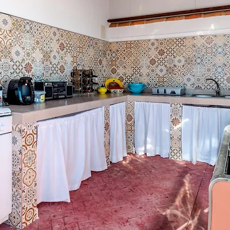 Con Piscina, Barbacoa, Aire Acondicionado, Wifi De Alta Velocidad, Cocina Exterior Y Parking Holiday home