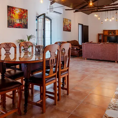 Con Piscina, Barbacoa, Aire Acondicionado, Wifi De Alta Velocidad, Cocina Exterior Y Parking Holiday home Cordoba