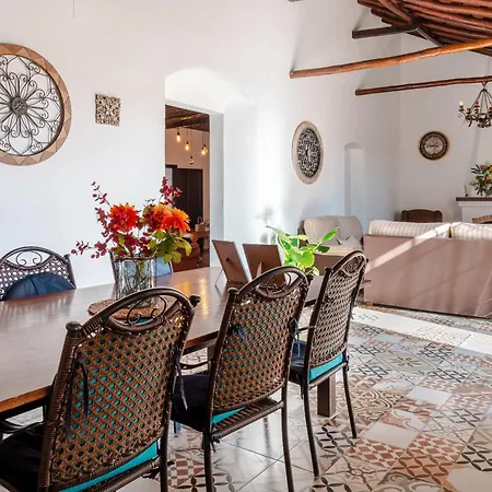 Con Piscina, Barbacoa, Aire Acondicionado, Wifi De Alta Velocidad, Cocina Exterior Y Parking * Cordoba